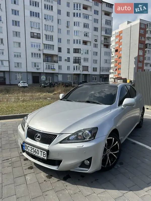 Lexus IS 2010