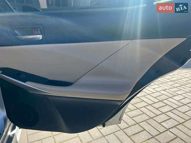Седан Lexus IS 2017 в Одессе