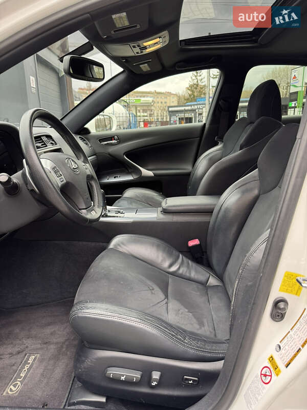 Седан Lexus IS 2012 в Киеве