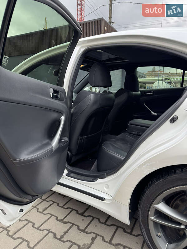 Седан Lexus IS 2012 в Киеве