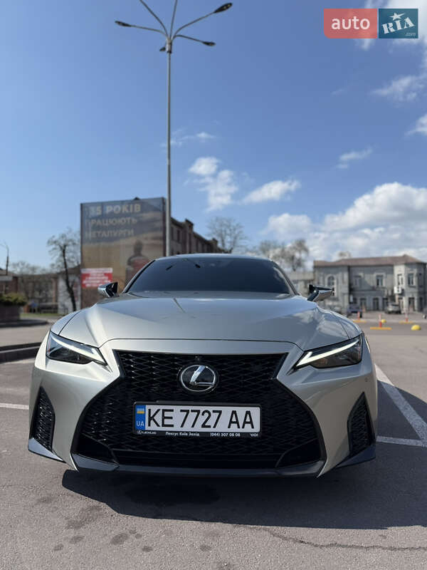 Седан Lexus IS 2023 в Дніпрі фото 18 Седан Lexus IS 2023 в Дніпрі