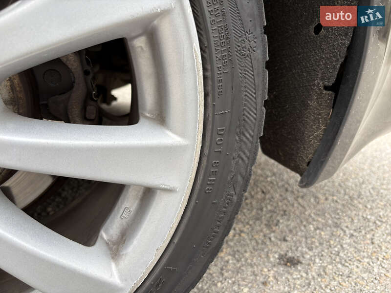 Седан Lexus IS 2006 в Днепре