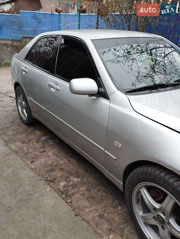 Седан Lexus IS 2002 в Кодимі