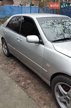 Седан Lexus IS 2002 в 
