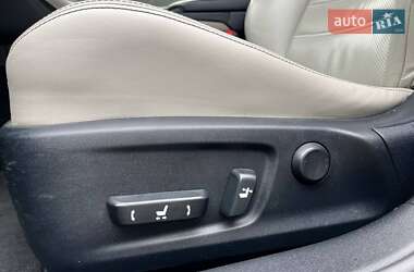Седан Lexus IS 2014 в 