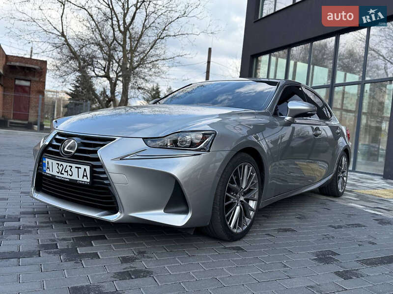 Lexus IS 2016