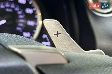 Седан Lexus IS 2017 в 