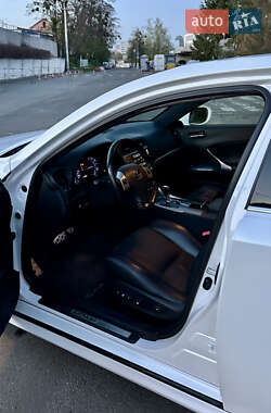 Седан Lexus IS 2012 в 