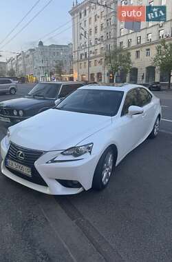 Седан Lexus IS 2015 в 