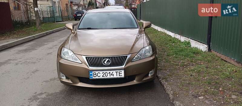 Седан Lexus IS 2009 в 