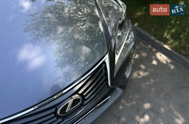 Седан Lexus IS 2016 в 
