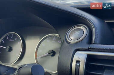 Седан Lexus IS 2014 в 