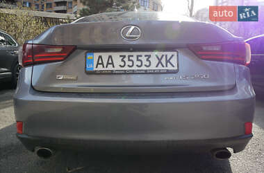 Седан Lexus IS 2015 в 