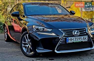 Седан Lexus IS 2017 в 