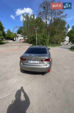 Седан Lexus IS 2014 в 