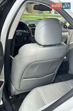 Седан Lexus IS 2006 в 