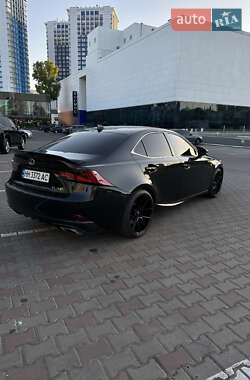 Седан Lexus IS 2019 в 