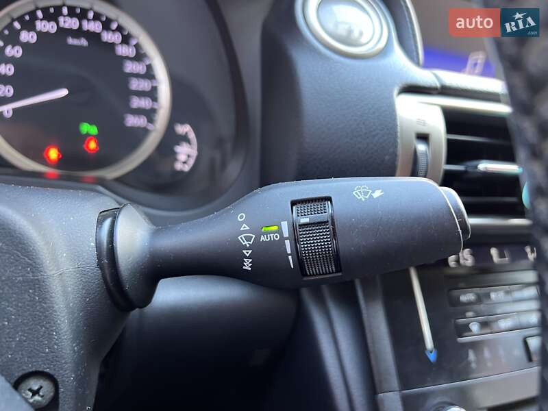 Седан Lexus IS 2013 в Львове