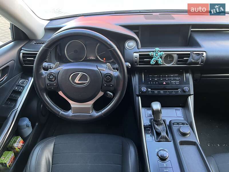 Седан Lexus IS 2013 в Львове