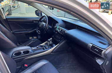Седан Lexus IS 2013 в 