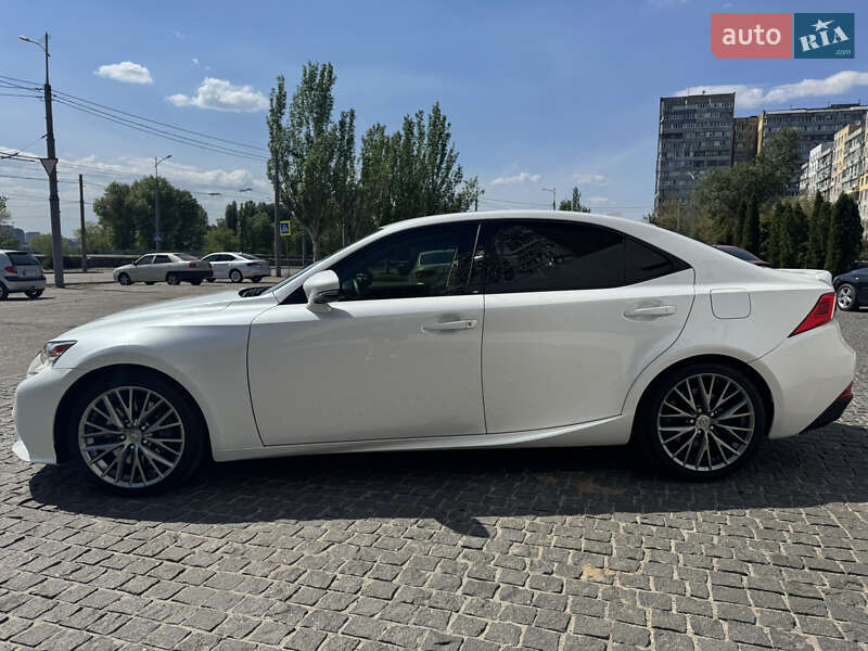 Седан Lexus IS 2016 в Дніпрі
