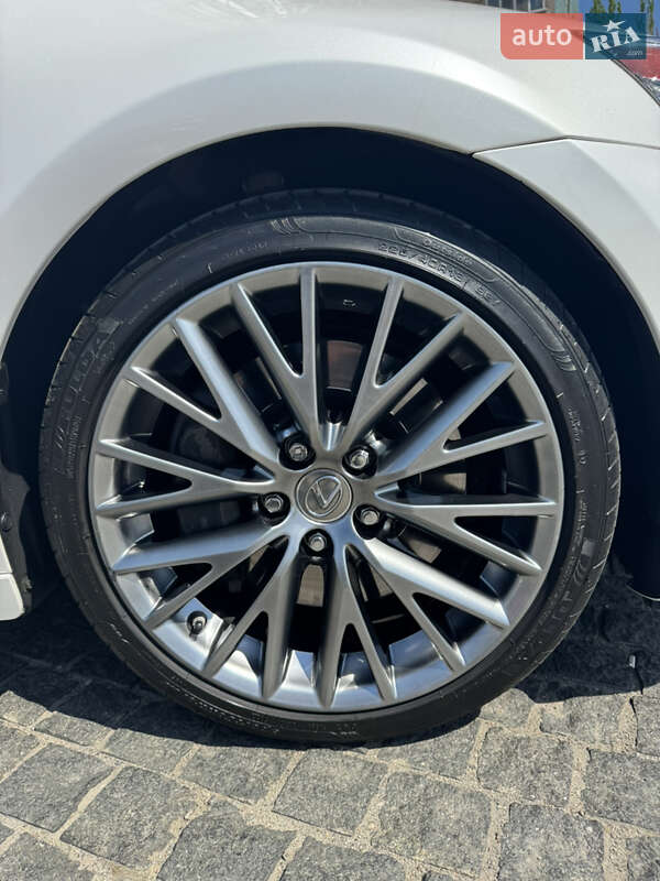 Седан Lexus IS 2016 в Дніпрі