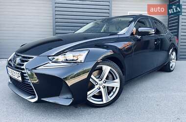 Седан Lexus IS 2017 в 