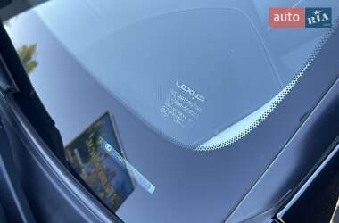 Седан Lexus IS 2017 в 