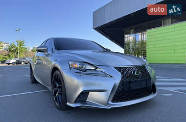 Седан Lexus IS 2015 в 