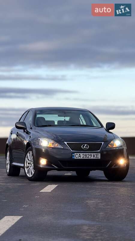 Седан Lexus IS 2007 в 