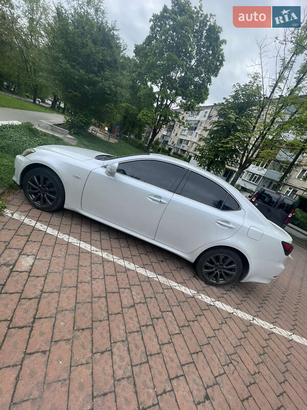Седан Lexus IS 2006 в Львові