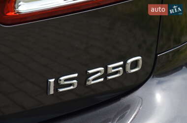 Седан Lexus IS 2010 в 