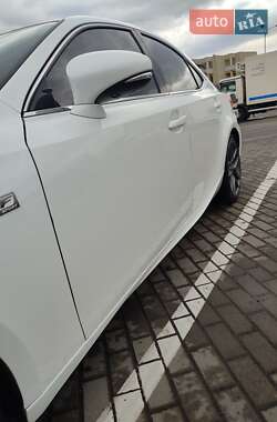 Седан Lexus IS 2016 в 