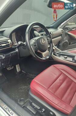 Седан Lexus IS 2016 в 