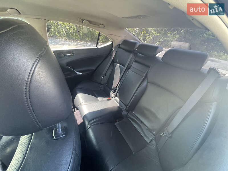 Седан Lexus IS 2005 в Днепре