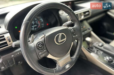 Седан Lexus IS 2013 в 
