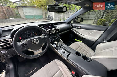 Седан Lexus IS 2013 в 