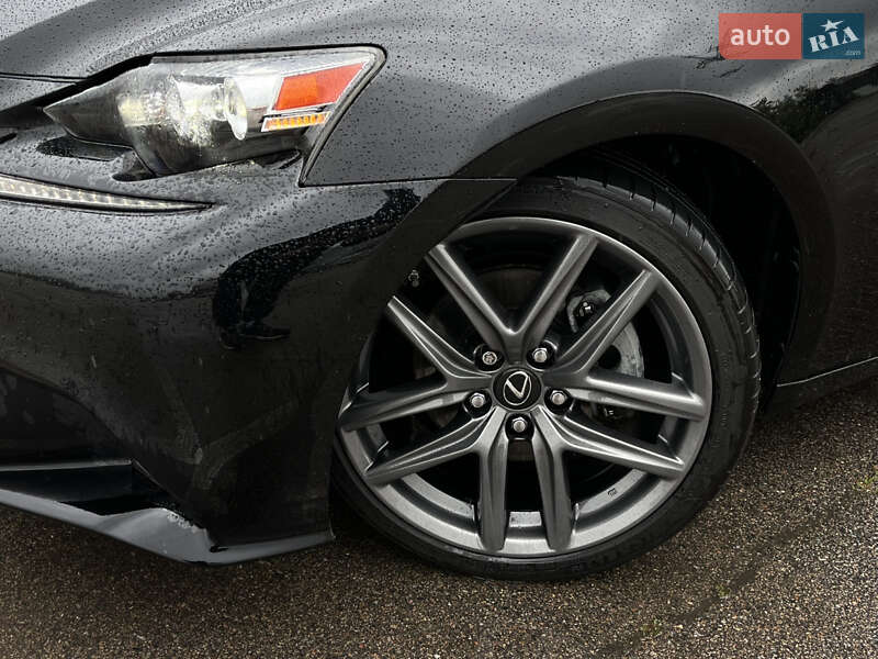 Седан Lexus IS 2014 в Киеве