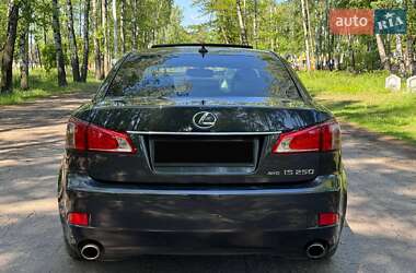 Седан Lexus IS 2012 в 
