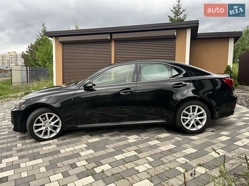Седан Lexus IS 2011 в Хмельницком