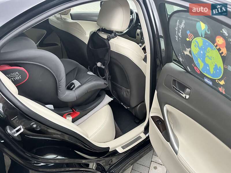 Седан Lexus IS 2011 в Хмельницком