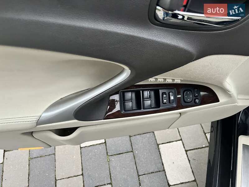Седан Lexus IS 2011 в Хмельницком