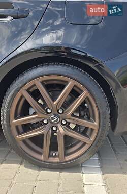 Седан Lexus IS 2013 в 