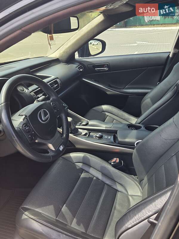 Седан Lexus IS 2013 в Киеве фото 7 Седан Lexus IS 2013 в Киеве