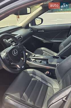 Седан Lexus IS 2013 в 