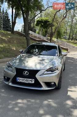 Седан Lexus IS 2015 в 