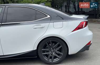 Седан Lexus IS 2016 в 
