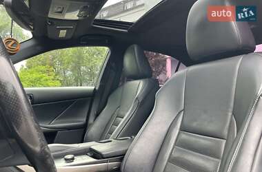 Седан Lexus IS 2016 в 