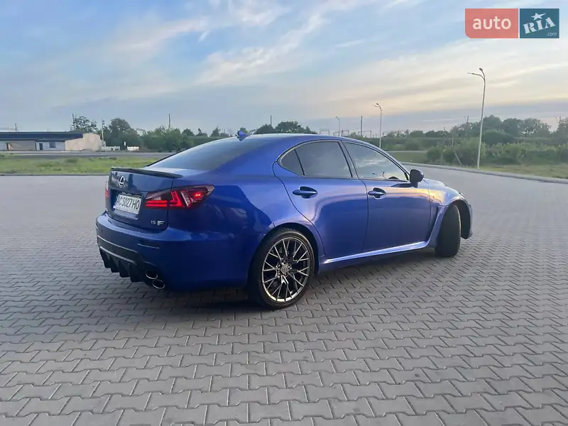 Lexus IS