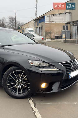Седан Lexus IS 2014 в 